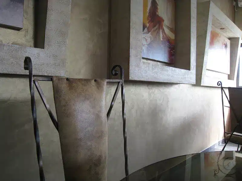 Pittura murale soggiorno a Milano
